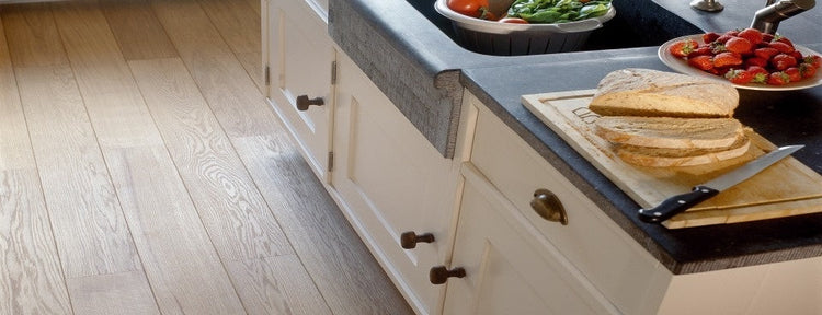 Kan een houten vloer ook in de keuken?