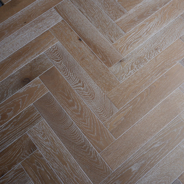 Flooraa Floors houten vloer • Visgraatpatroon • Napels