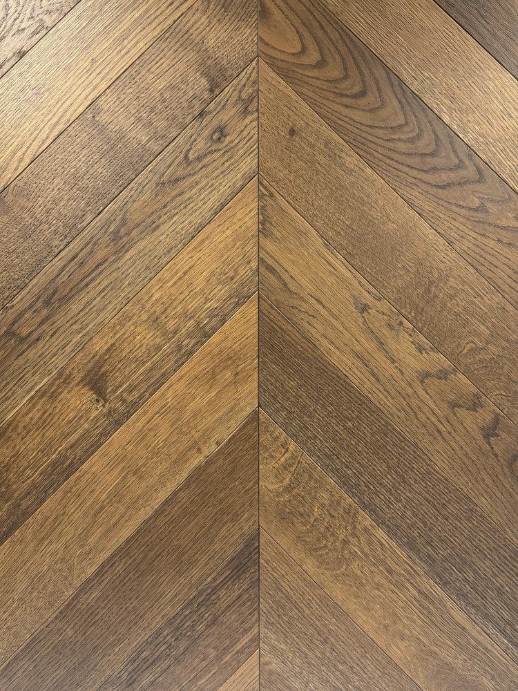 Flooraa Ankara – houten vloer in hongaarse punt | houtlook vloer kopen bij Vloeren Point