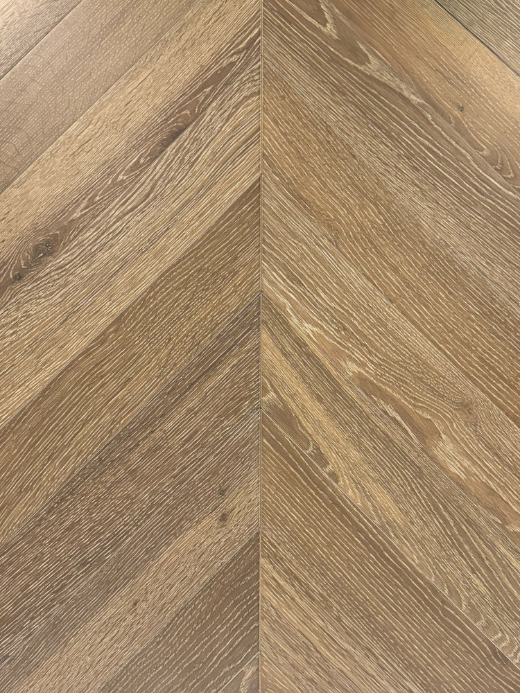 Flooraa Boedapest – houten vloer in hongaarse punt | houtlook vloer kopen bij Vloeren Point