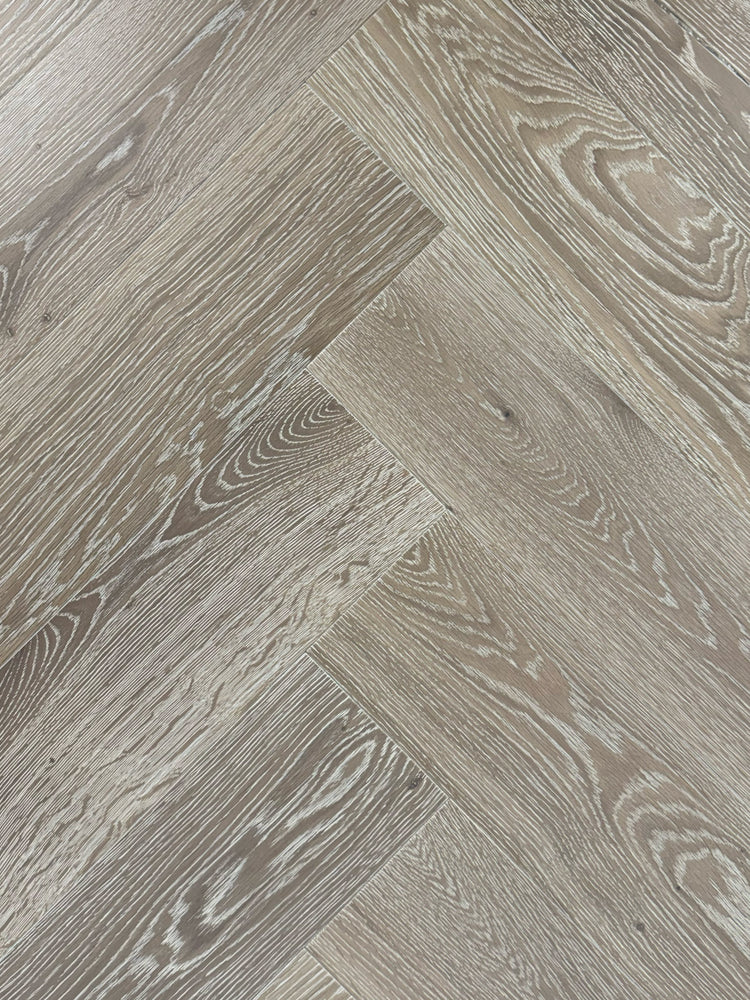 Flooraa Napels – houten vloer in visgraat | houtlook vloer kopen bij Vloeren Point